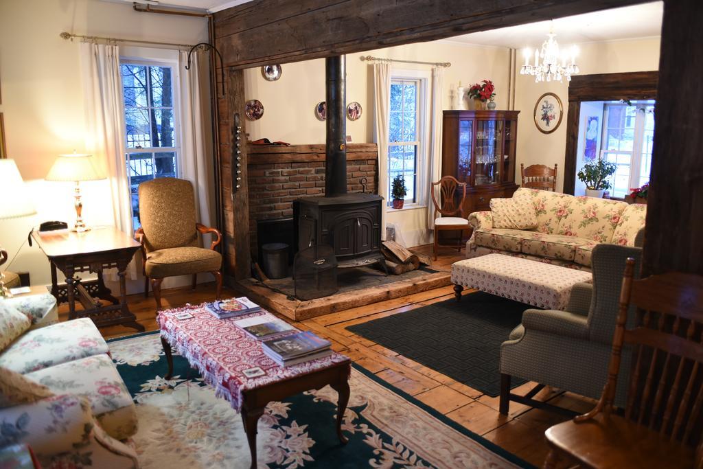 1860 House Inn And Rental Home Essex Habitación foto